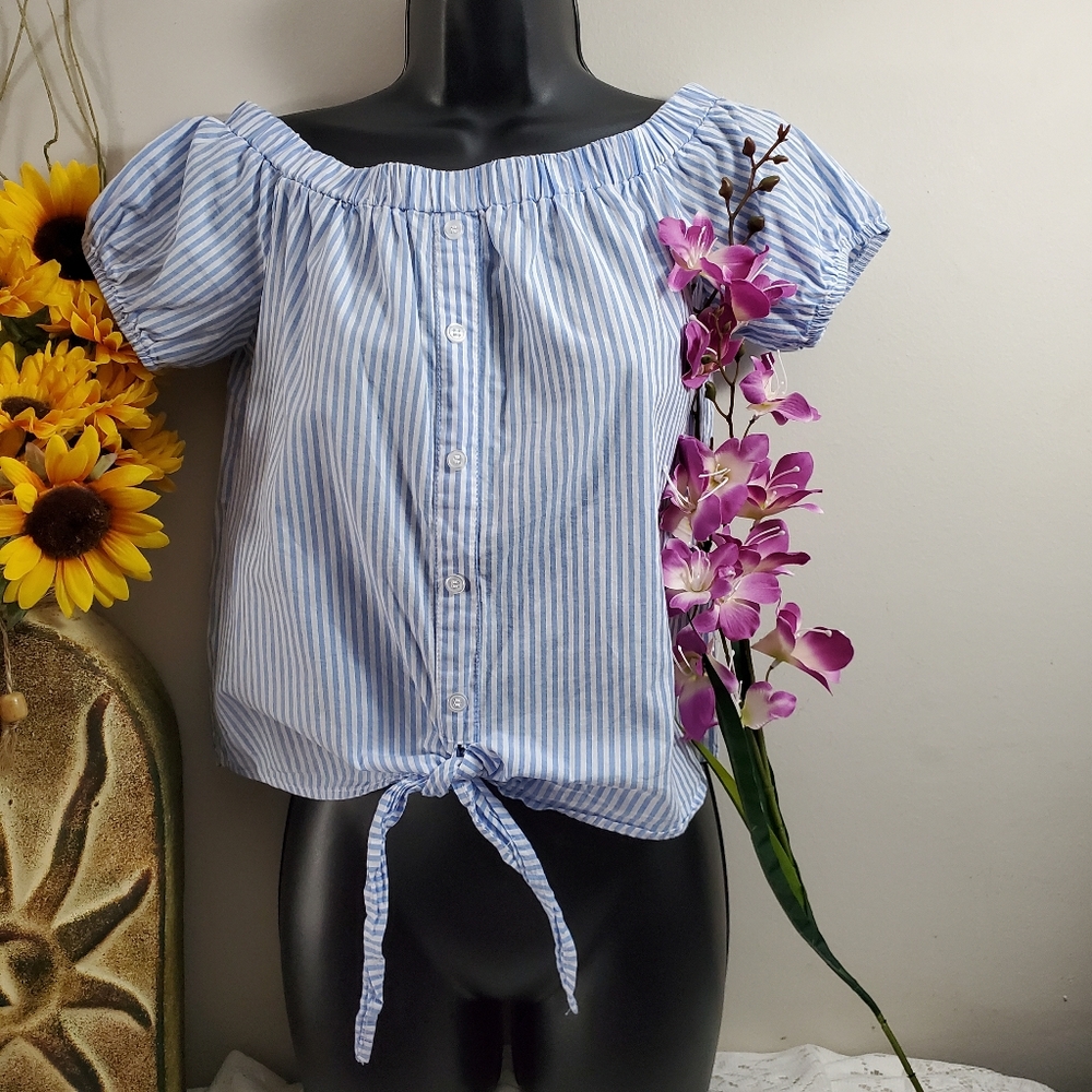 Striped Tie-front off-shoulder top - Picture 2 of 4